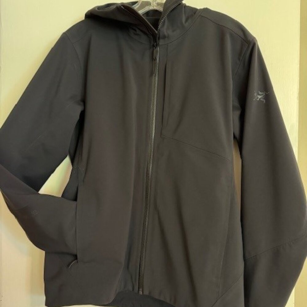 Arc'teryx - Men's Sawyer Softshell Jacket in Black Men's Medium Hooded Gore-Tex
